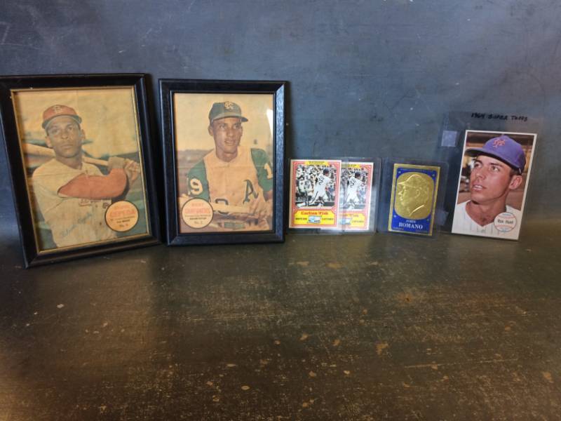 lot 69 image: Vintage Topps Baseball Pin-ups and Carlton Fisk Cards