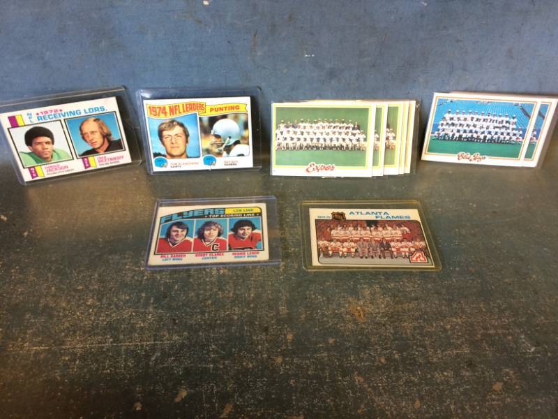 lot 70 image: Assorted Vintage NFL, NHL, and MLB Cards