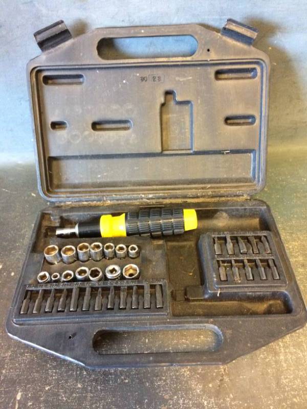 lot 71 image: TaskForce Screwdriver Bit Kit