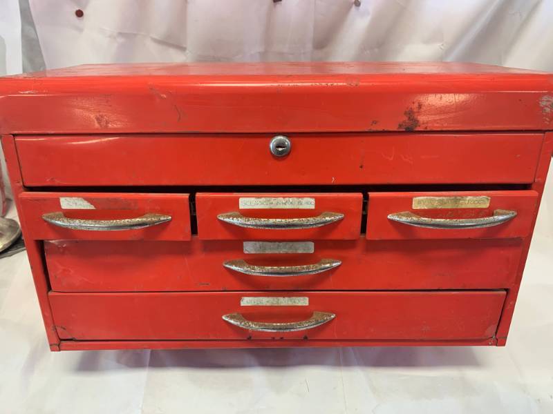 lot 8 image: 5 Drawer Tool Chest 21 Wide