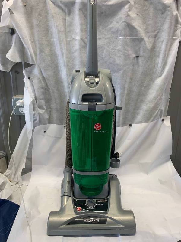 lot 12 image: Hoover Enpower Vacuum