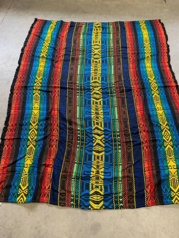 lot 41 image: Beautiful Hand Made in Peru Wool Blanket 5 x 6
