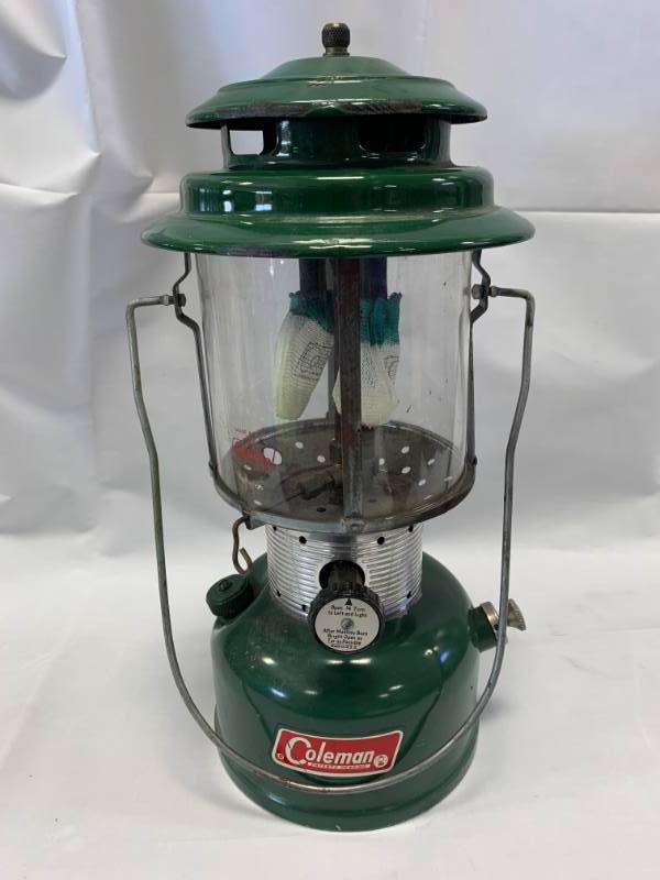 lot 73 image: Coleman Model 220F Lantern