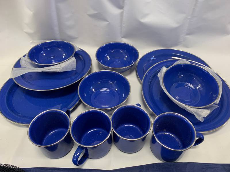 lot 77 image: New 12pc Camping Dishes Set