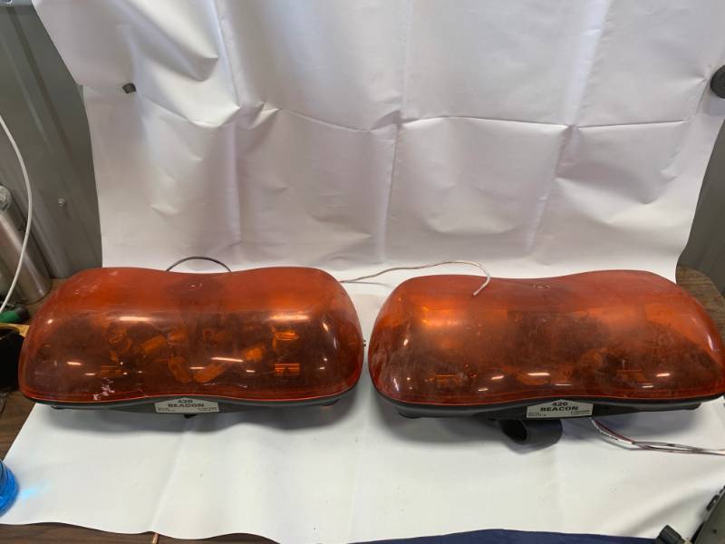 lot 87 image: Beacon 420 Rotating Lights