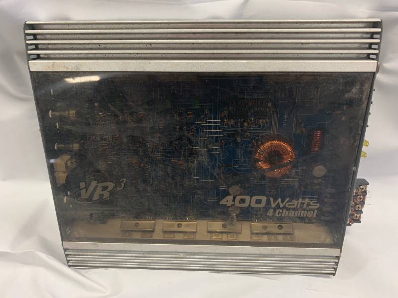 lot 93 image: VR3 400 Watt 4 Channel Amplifier