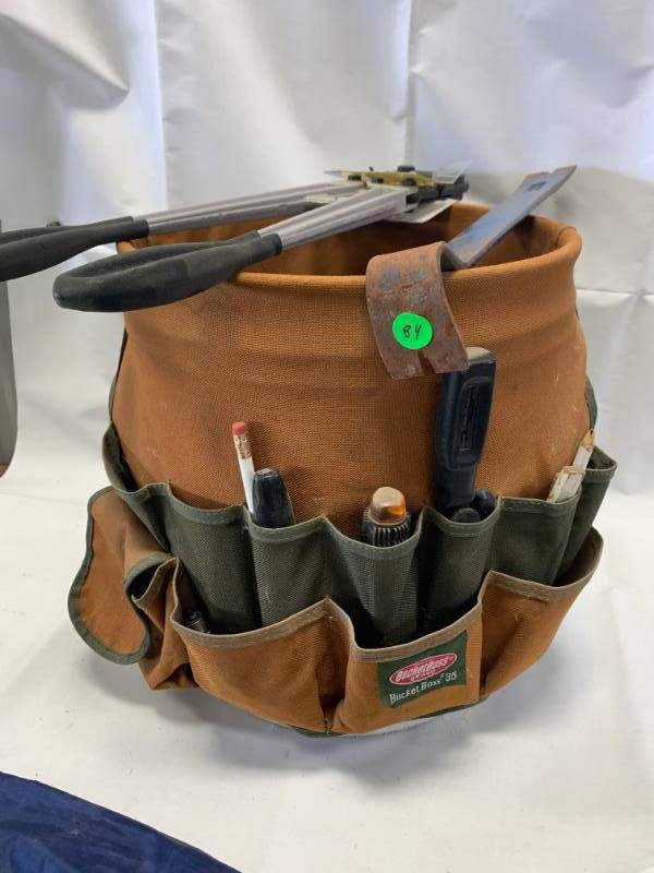 lot 84 image: Bucket Boss 35 with Tools
