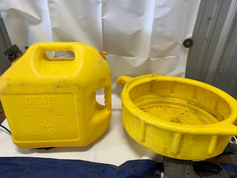 lot 107 image: 5 Gallon Diesel Can & Oil Pan