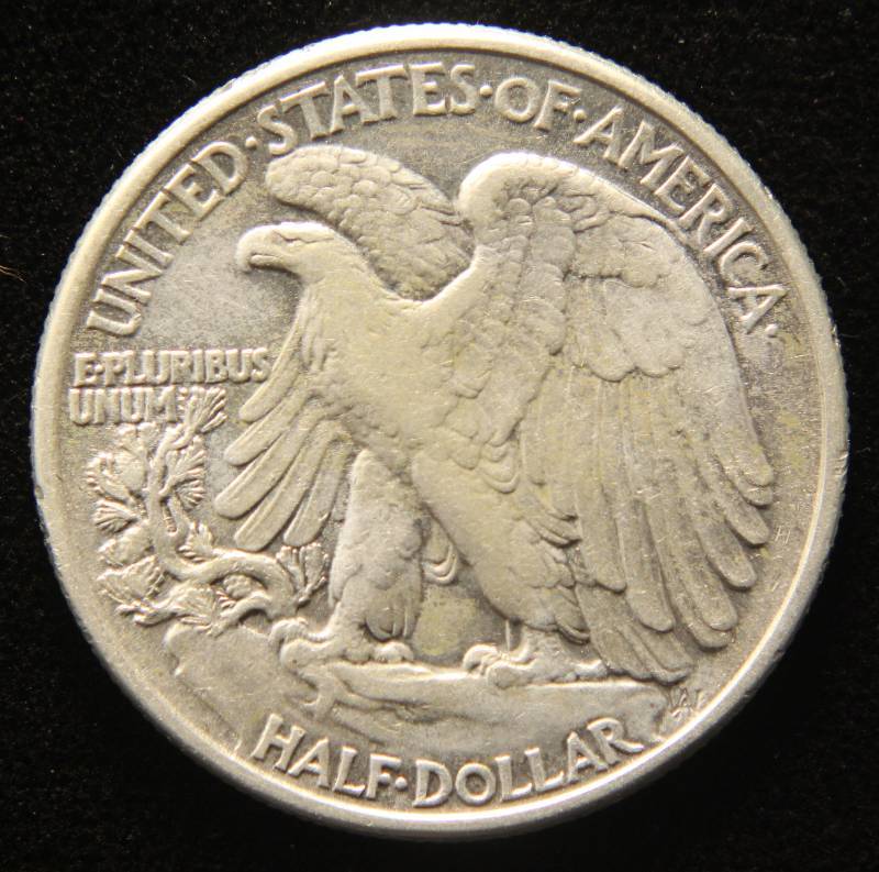 1943 WALKING LIBERTY SILVER HALF DOLLAR