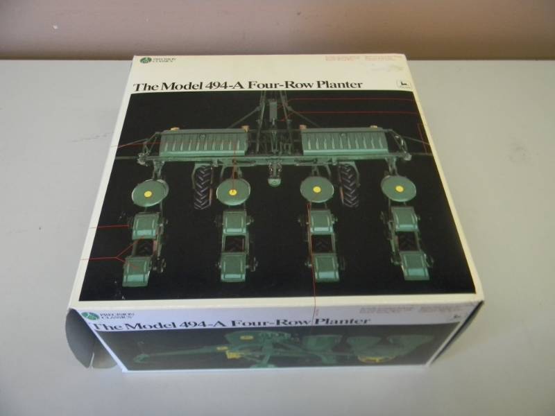 lot 3 image: PRECISION CLASSICS - THE MODEL 494-A FOUR ROW PLANTER - NEW - NEVER OUT OF THE BOX - WCOIN - AWESOME COLLECTIBLE 116 SCALE - SEE PICTURES