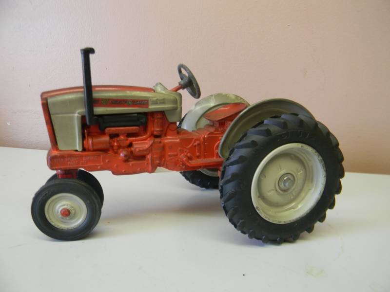 lot 22 image: VINTAGE SPECIAL EDITION 1987 FORD 901 SELECT-O-MATIC TRACTOR - 116 SCALE - SEE PICTURES