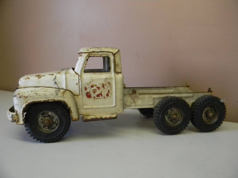 lot 34 image: VINTAGE BUDDY L SIT-N-RIDE - FOR PARTS OR RESTORE - SEE PICTURES