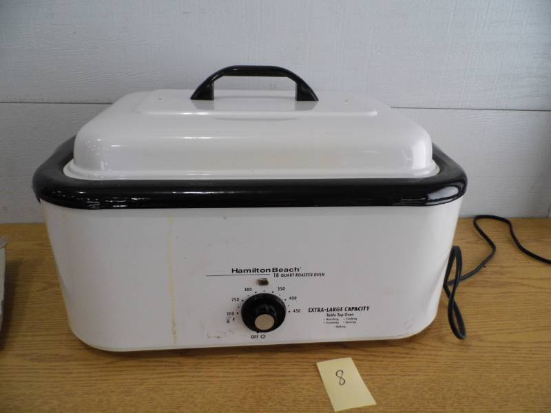 lot 8 image: Hamilton Beach XL Roaster