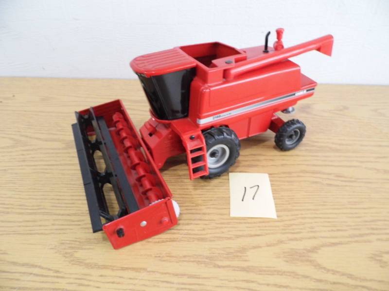 lot 17 image: Ertl Combine