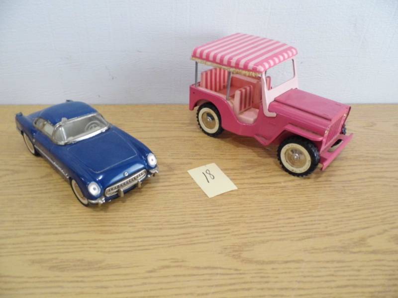 lot 18 image: Pink Tonka Jeep - Blue Metal Car