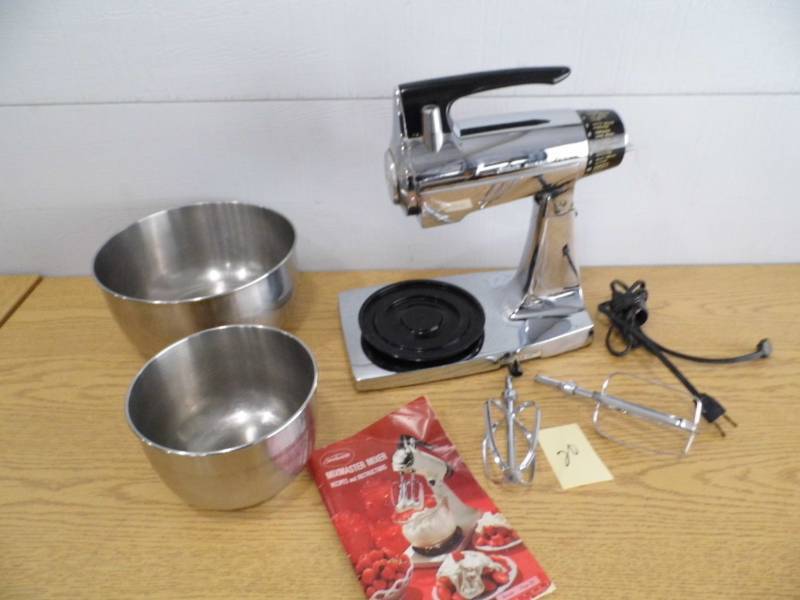 lot 20 image: Sunbeam Mixmaster
