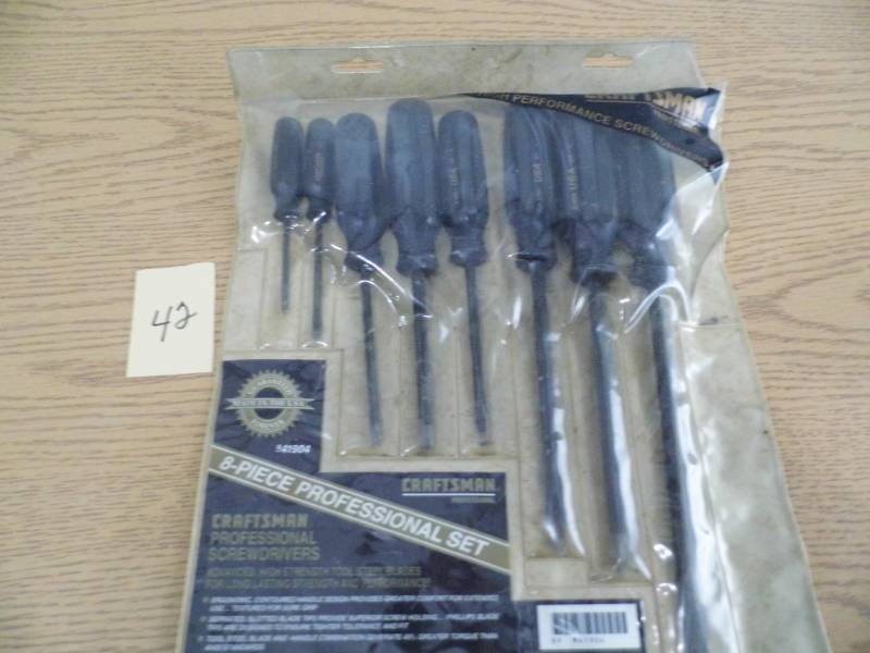 lot 42 image: Craftsman Screwdriver Set
