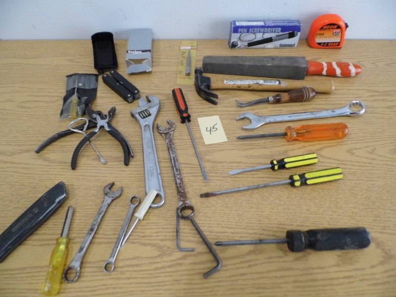 lot 45 image: Assorted Hand Tools
