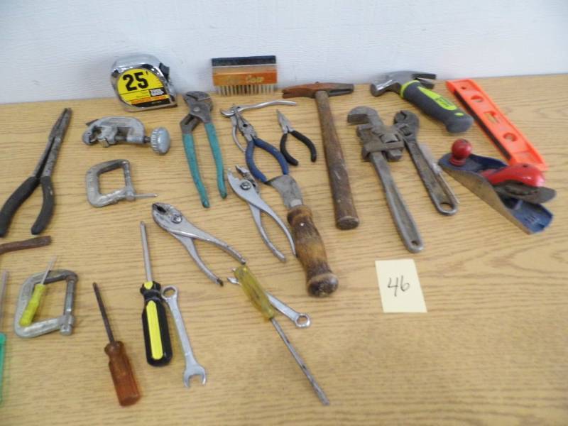 lot 46 image: Assorted Hand Tools