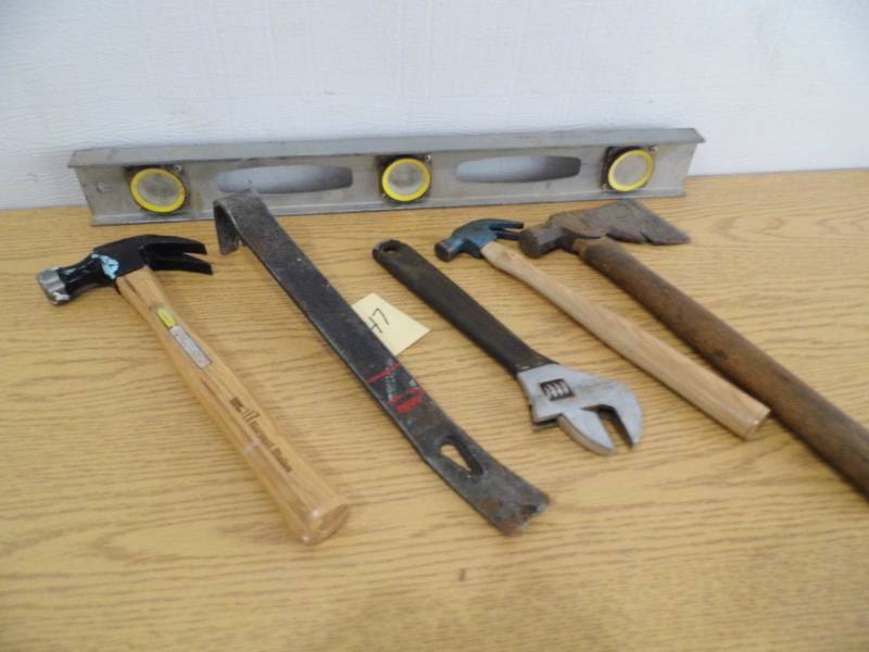 lot 47 image: Assorted Hand Tools