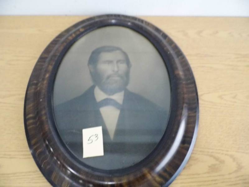 lot 53 image: Antique Picture Frame