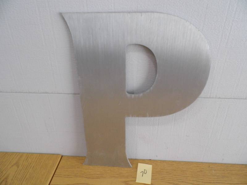 lot 70 image: Aluminum Letter P