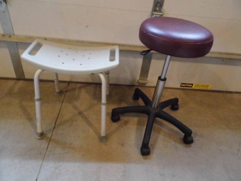 lot 94 image: Shower Stool - Rolling Stool