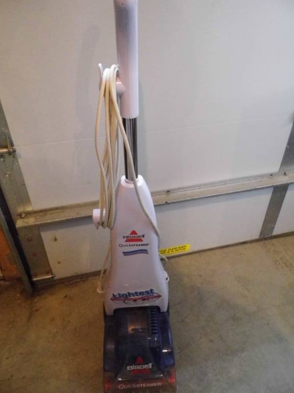 lot 99 image: Bissel Quick Steam