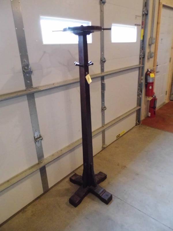 lot 104 image: Coat Rack