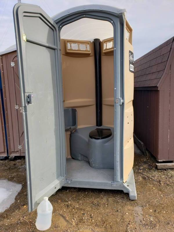 lot 110 image: Jiffy Jon Portable Potty