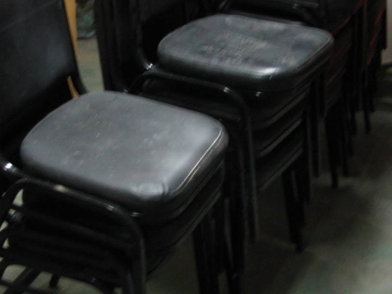 lot 13 image: Cushioned Chairs