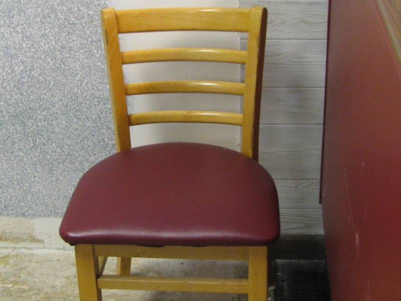 lot 19 image: Padded Chairs
