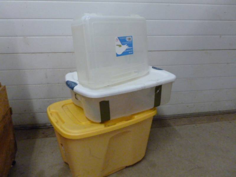 lot 11 image: Storage Totes