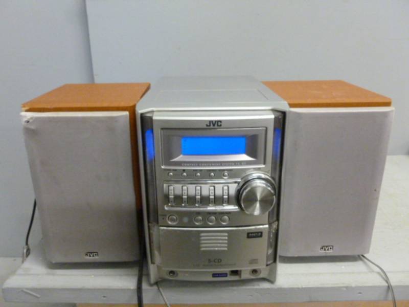 lot 15 image: Shelf Stereo