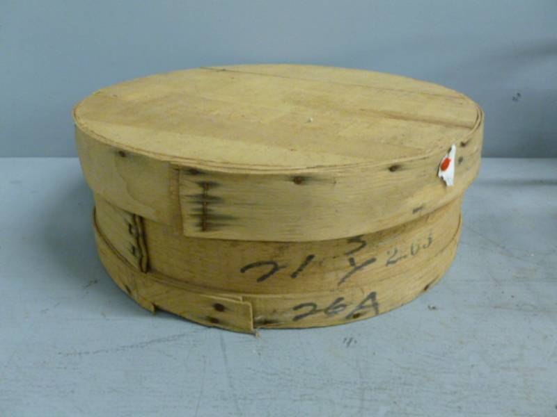lot 46 image: Vintage Cheese Box