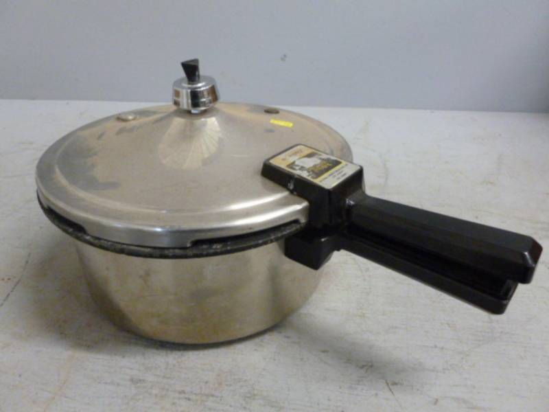 lot 60 image: Pressure Cooker