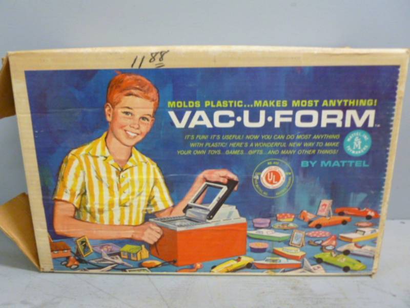 lot 65 image: Vintage Toy Molding Set