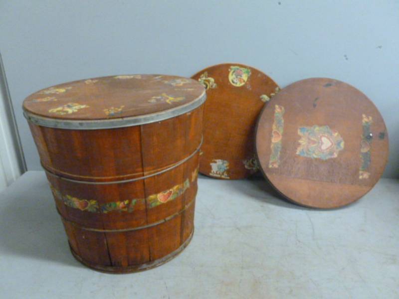 lot 67 image: Vintage Herring Barrel