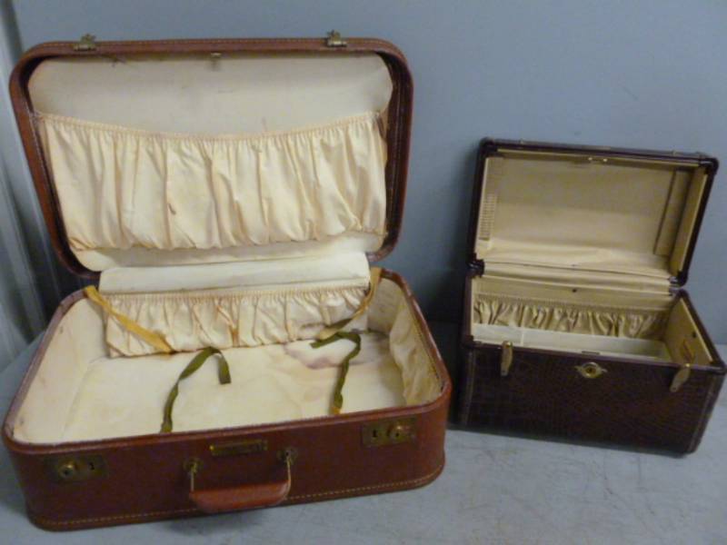 lot 68 image: Vintage Luggage