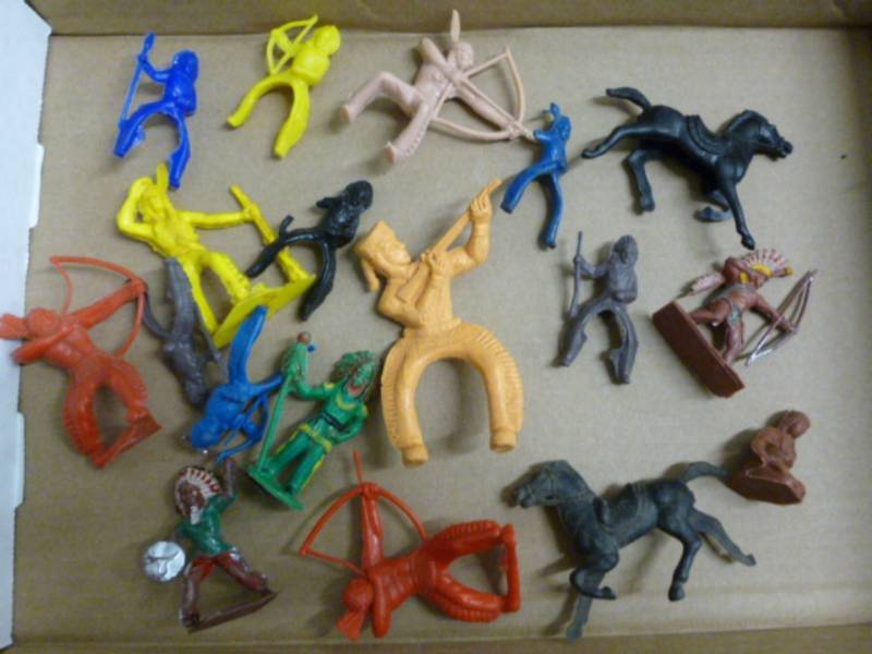 lot 82 image: Vintage Toys