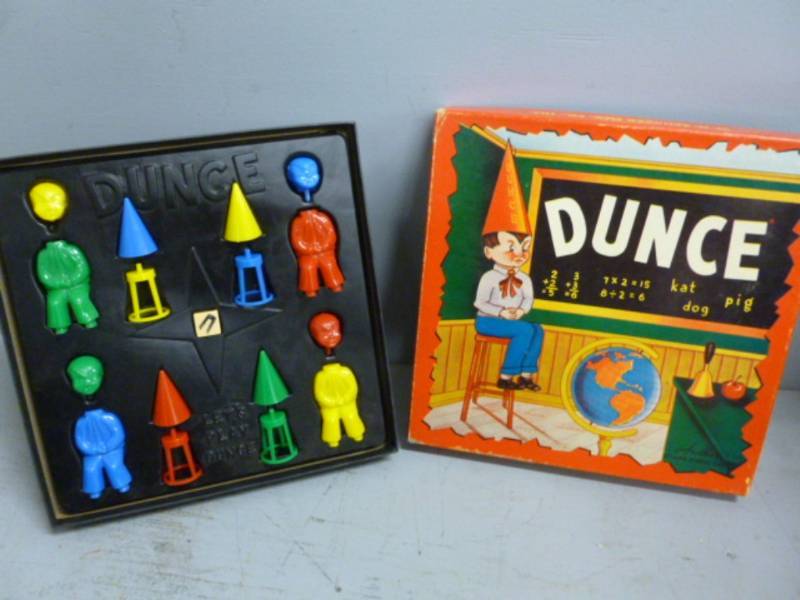 lot 89 image: Vintage Game