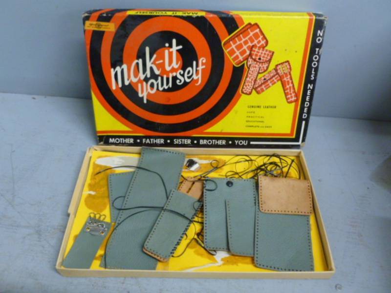 lot 91 image: Vintage Game