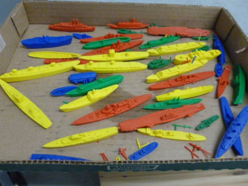 lot 98 image: Vintage Toys