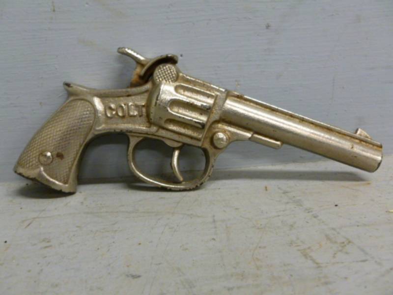 lot 99 image: Vintage Cap Gun