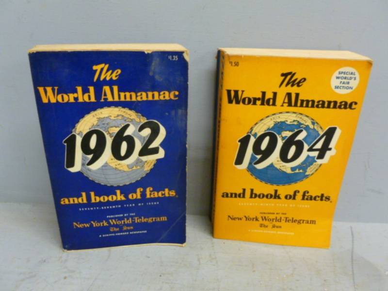 lot 100 image: Vintage Books