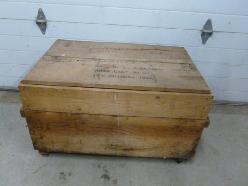 lot 101 image: Vintage Wooden Crate