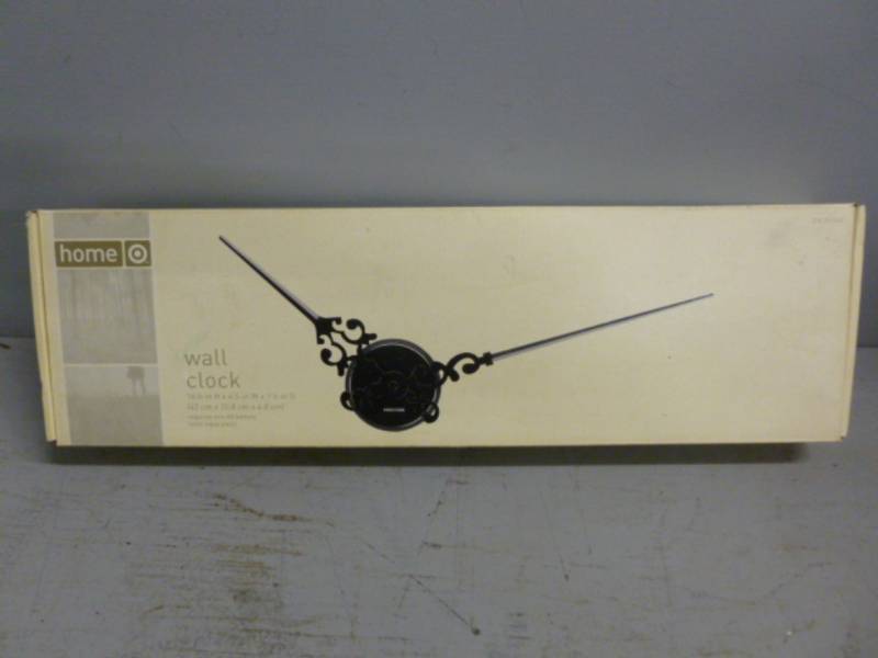 lot 104 image: Wall Clock