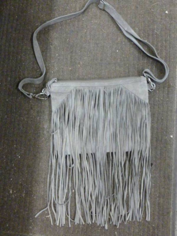 lot 106 image: Leather Purse