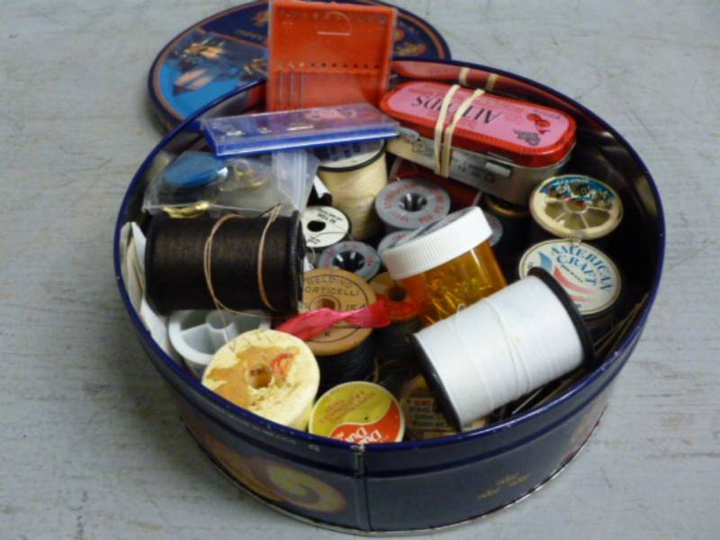 lot 130 image: Sewing Items