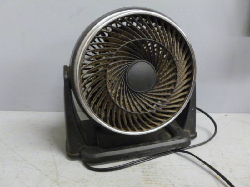 lot 134 image: Fan